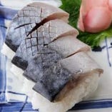 炙り〆鯖の棒寿司　宴会のお食事にどうぞ