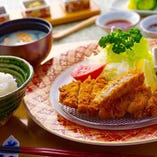 【六白黒豚】ロースとんかつランチ