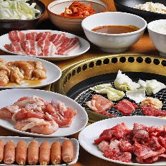 『焼肉食べ放題』牛・鶏・ホルモン・ソーセージ・つくねをご提供