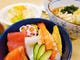 うどん・そばの麺類に合わせてお寿司や海鮮丼も選べる！