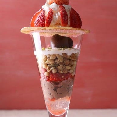 TO THE HERBS 成城学園店_★期間特別パフェ★淡雪いちごのタルト・チョコレートのパフェ