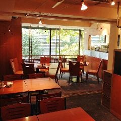 レイアウトのご提案も♪着席orビュッフェスタイルでご用意！