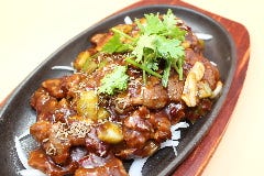 牛肉とクミンと山椒の鉄板焼き