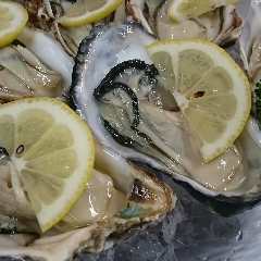 毎日新鮮な殻付きの生牡蠣を『宮城県・南三陸や南松島』より取り寄せしてます