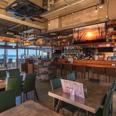 和牛バル RIPPLE(リップル)_テーブル席~ゆったり寛げる温もりある空間~