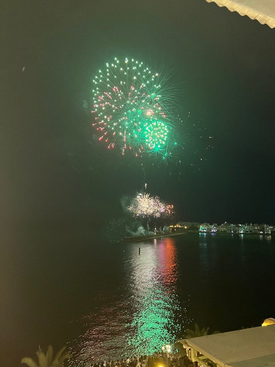 和牛バル RIPPLE（リップル） 席 - 楽天ぐるなび