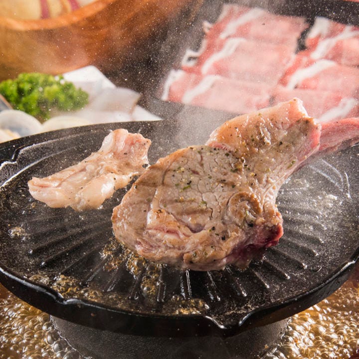 しゃぶしゃぶすき焼き食べ放題 金の鍋 池袋店 メニュー 羊肉の焼きしゃぶ ぐるなび