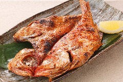 炭火で焼いた魚は絶品です！
