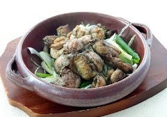 炎を上げて燻しあげる 名物燻し焼をぜひ！