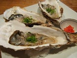 三陸産の絶品 “殻付き生牡蠣”