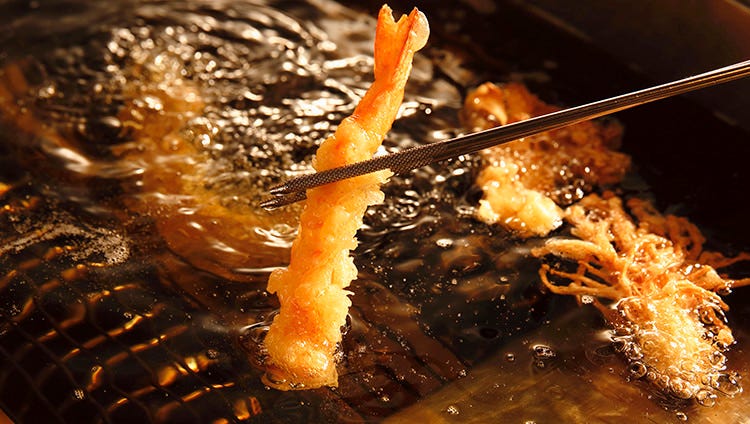 旬の新鮮素材の数々を、素材の味を生かした天ぷらで堪能