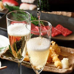 おめでたい日やうれしい日には、季節の逸品とともに乾杯を