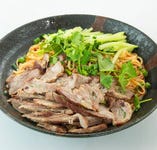 汁なし新疆冷麺 Xinjiang style cold noodles 980円（税込み）