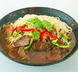 牛肉あんかけラーメン Noodles with beef gravy 980円（税込み）
