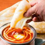 【インド料理】
シェフおすすめ絶品『バターチキンカレー』