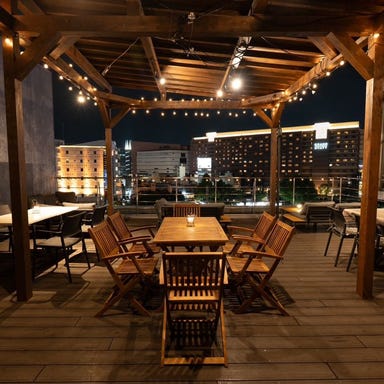 REALLY GOOD TACOS_季節の移ろいを感じるテラス席