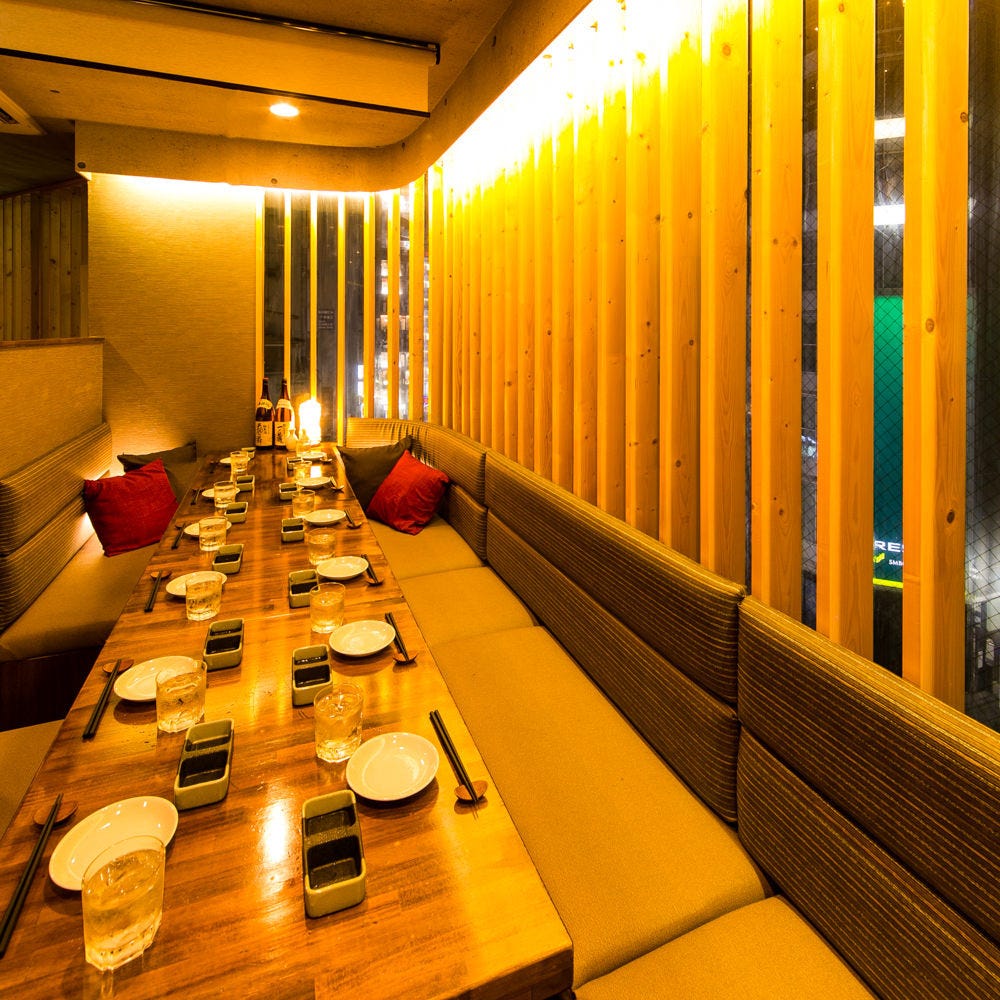 熟成塊肉 個室肉バル よりどり 新宿東口店 席 個室 席 ぐるなび