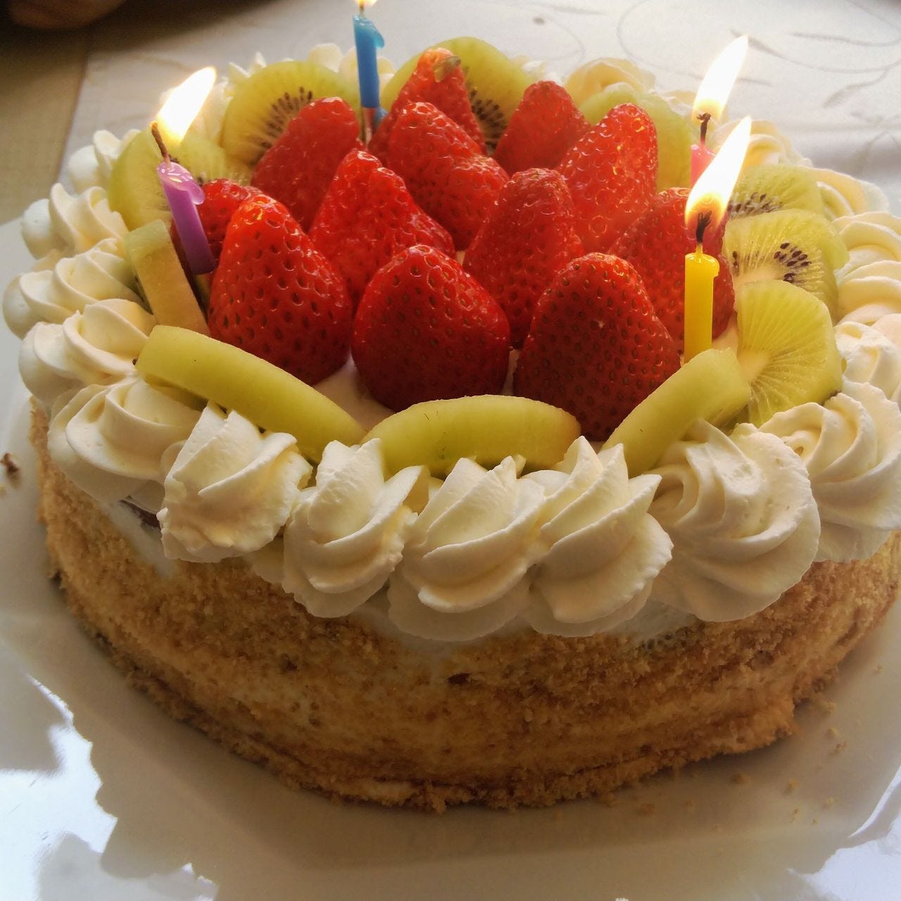 記念日/お誕生日ご予約で特別ケーキをサービス。