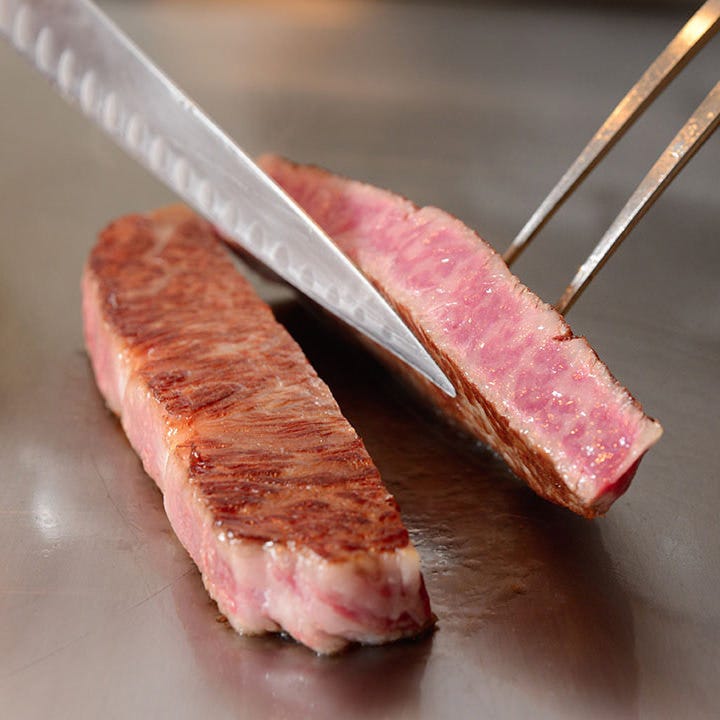 上質な神戸牛の本格ステーキに舌鼓