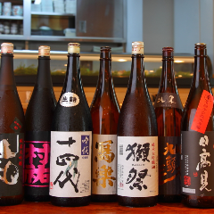 大将がセレクトするお酒。希少焼酎やワインなどもございます。