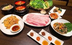 サムギョプサルと韓国鍋の店 美韓（みかん） 鶴橋