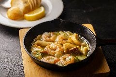 窯焼き　海老のアヒージョ