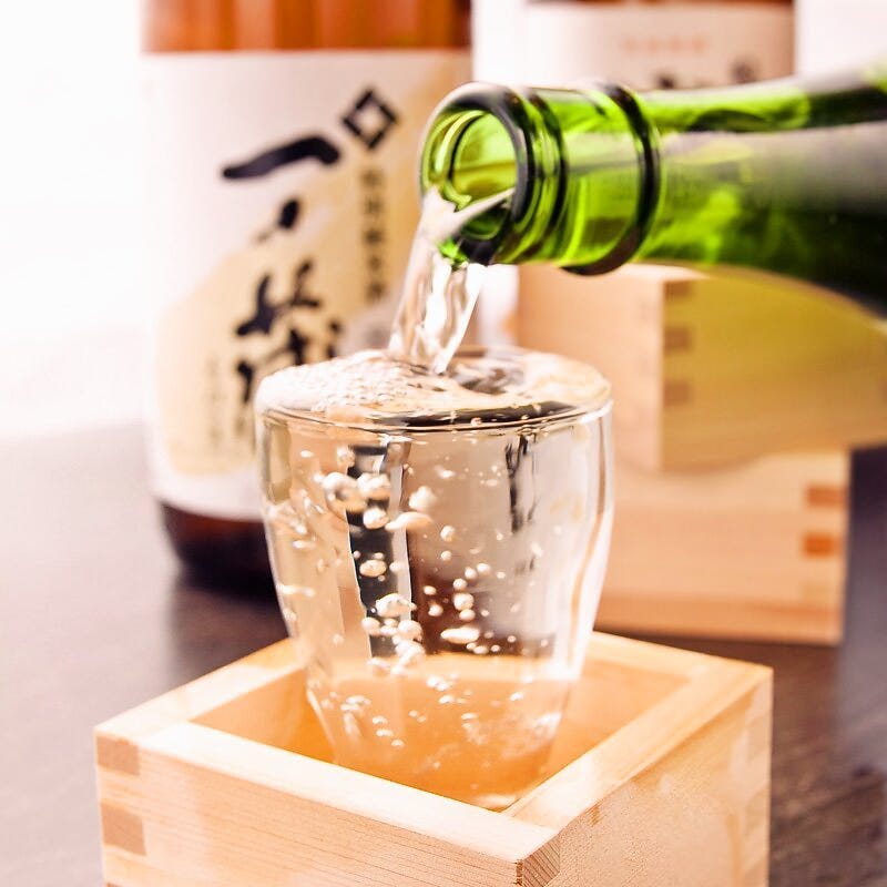 全国各地の日本酒を常時１５種類以上各２９０円～