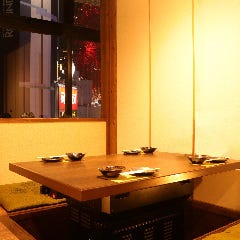 個室だから、ゆっくりお喋りしながら食べれます。