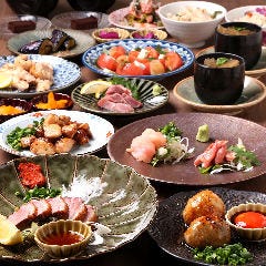 自慢の鶏料理を思う存分に愉しめるコース。