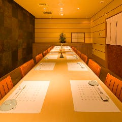 写真は14名様ご利用の場合 広々とした完全個室がございます