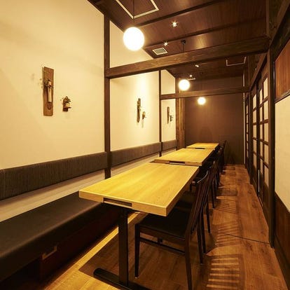 ゆったり個室 丸の内の居酒屋でおすすめ 人気の完全個室 ソファー席など ぐるなび