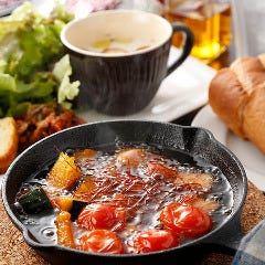日替わりアヒージョは1,300円、選べるアヒージョは1,430円～♪