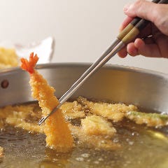 オリエンタルホテル広島_揚げたての天麩羅は格別です！目の前で調理するパフォーマンスもご相談ください。