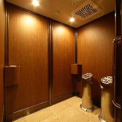 オリエンタルホテル広島_1階、2階に完全締切タイプの喫煙ブースがございます。ご協力、よろしくお願いいたします。