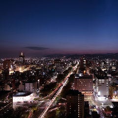 オリエンタルホテル広島_最上階「ムーングロー」からは夜景をお楽しみいただけます。