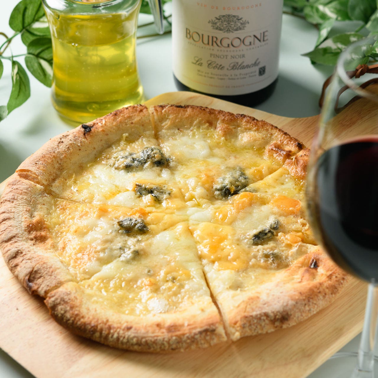 西洋料理、サービス、ワイン、チーズ ワインとチーズと旨い肴のBAR à VIN 徳蔵 心斎橋 （とくぞう【旧