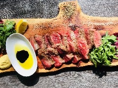 熟成牛のステーキ
