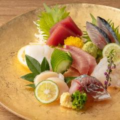 見た目にもこだわった、鮮魚バツグンの刺身盛合せ