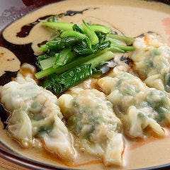 濃厚でコク深い胡麻の旨味が野菜たっぷりの餃子と相性抜群
