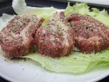 厚切りソルトラム（写真はハーブソルトラム）