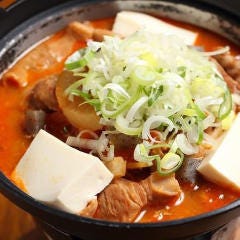 韓国＆九州味噌使用！手間暇かけた自家製もつ煮は臭みなく絶品◎
