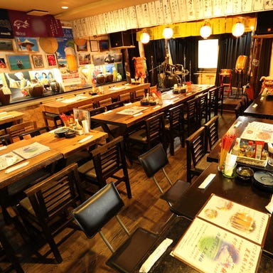 個室完備 生三線ライブ開催 沖縄料理 うさぎや 大宮 店内の画像