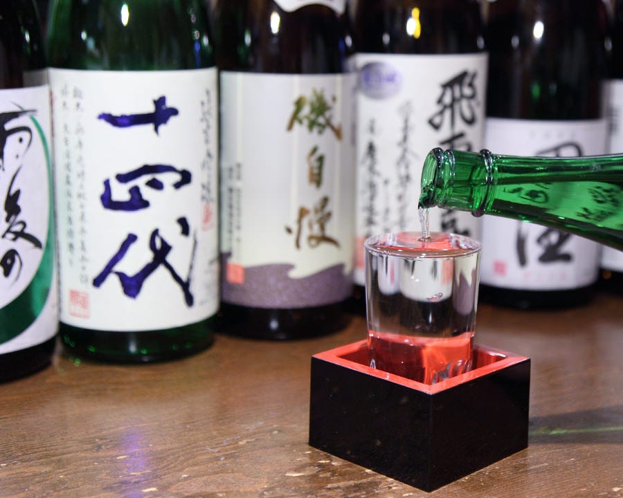 厳選した日本酒の数々品揃え