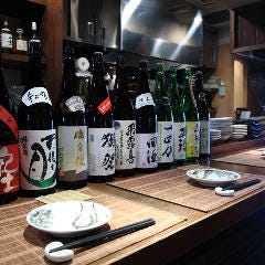 季節の日本酒と料理をお楽しみください。