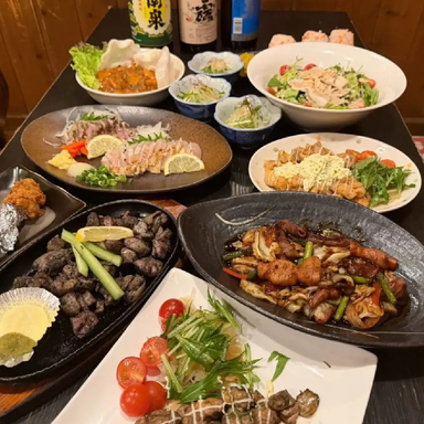 炭火焼とりとん_【生ビール含む2時間飲み放題付】さつま地鶏と南国元気鶏の二種盛り刺し等を堪能!5,000円コース