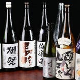飲み放題では日本酒をご自身でお注ぎいただけるセルフ飲み放題！