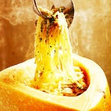 10kgの迫力！チーズの王様「パルミジャーノ」！【イタリア】