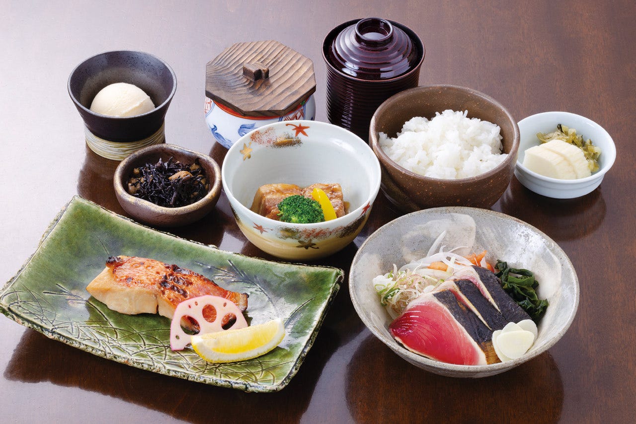 ☆　お膳 平日ランチ限定>【岩崎弥太郎 御膳】 祢保希名物