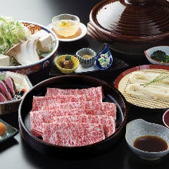 厳選黒毛和牛A5を使用したお得なしゃぶしゃぶコースございます