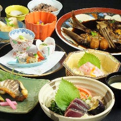 顔合わせや各種お祝いに最適。丸の内店限定コースはお値打ち！
